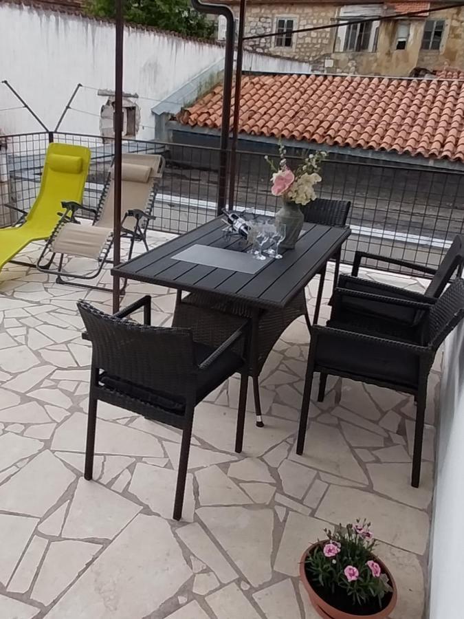 Villa Kuca Za Odmor Varos Vrlika Exterior foto