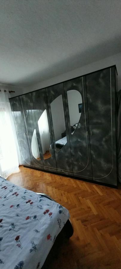 Villa Kuca Za Odmor Varos Vrlika Exterior foto